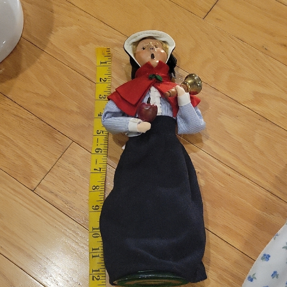 Byers Choice Vintage Carolers School Teacher - Picture 12 of 14